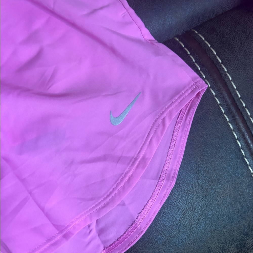 Nike Women’s High-Waisted Tempo Running Shorts Hyper Pink Size XL NWT - Picture 3 of 4